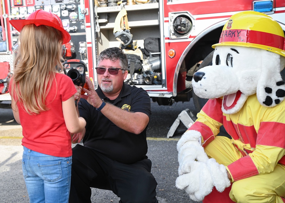 School Kids Meet Sparky On NAS Sigonella