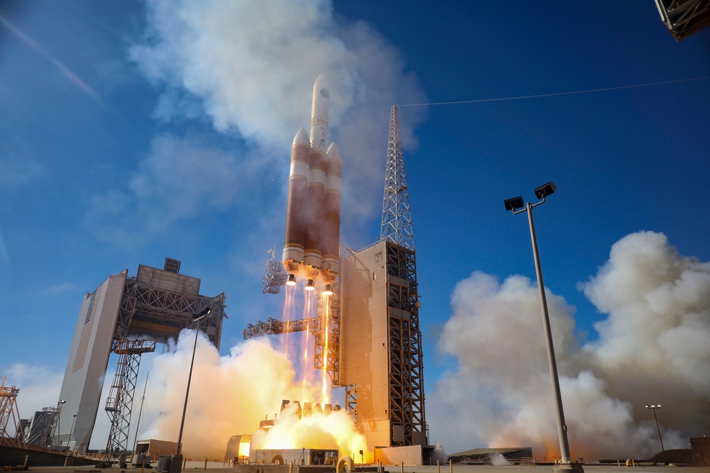 Rocket lifts with DLA Energy Aerospace propellants