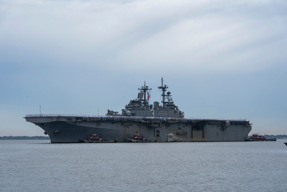 USS Kearsarge returns from deployment