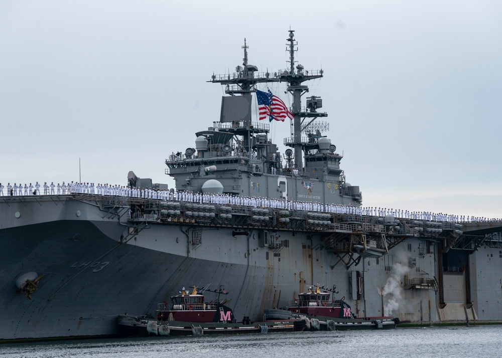 USS Kearsarge returns from deployment