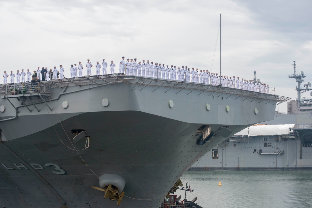 USS Kearsarge returns from deployment