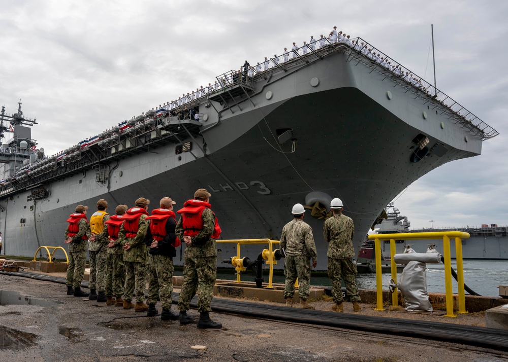 USS Kearsarge returns from deployment