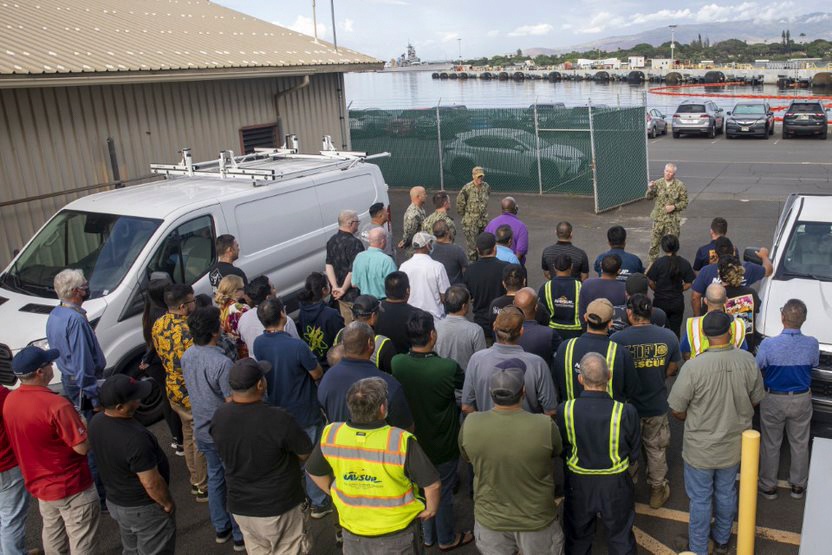 JTF-RH Commander Rear Adm. Wade visits Fleet Logistics Center