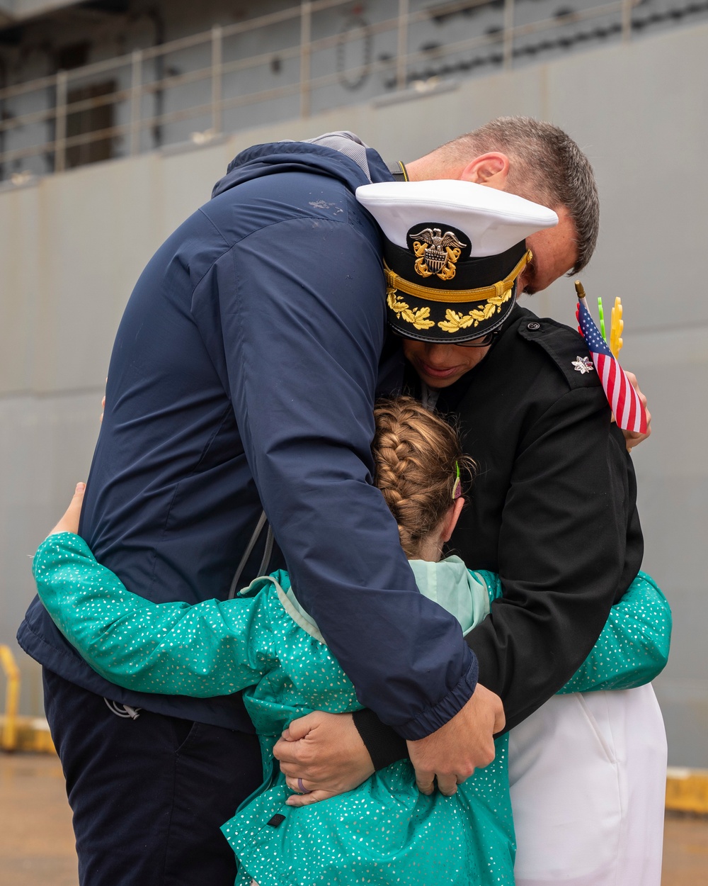 USS Gunston Hall Returns after Deployment with Kearsarge ARG