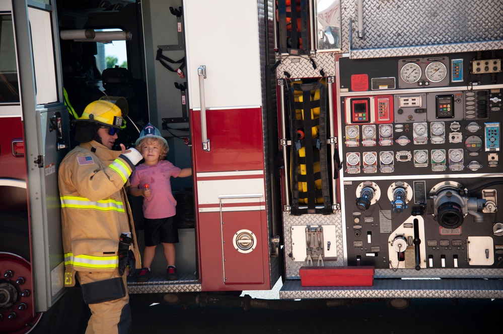 Federal Fire Department Hawaii hosts Fire Prevention Week