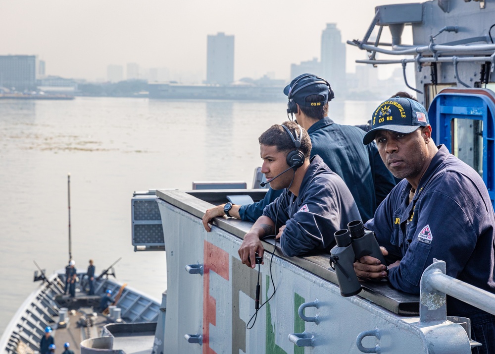 USS Chancellorsville Conducts Manila Port Visit