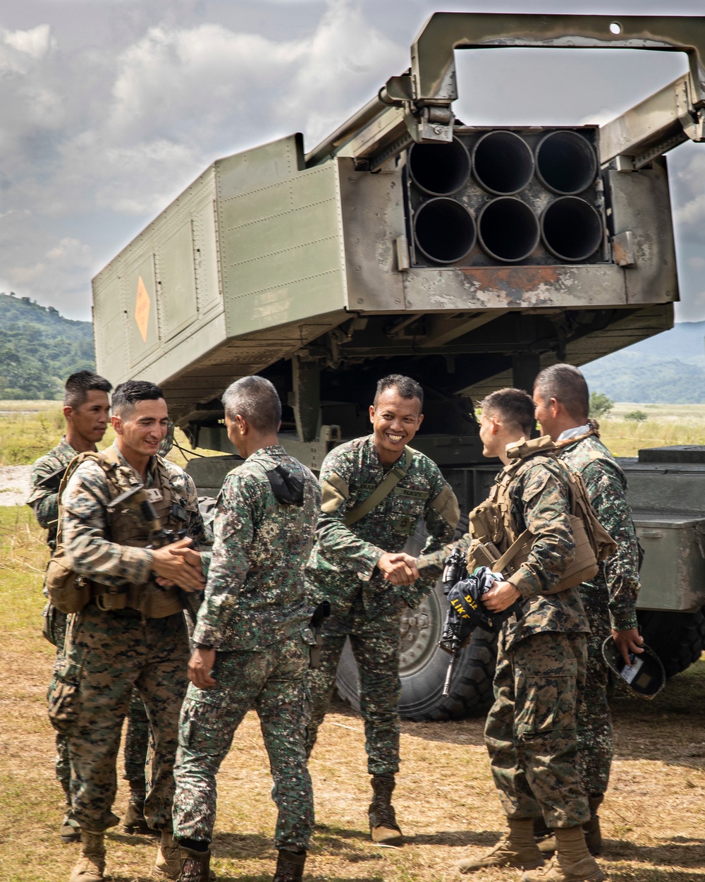HIMARS and Easy Battery execute a live-fire demonstration during KAMANDAG 6