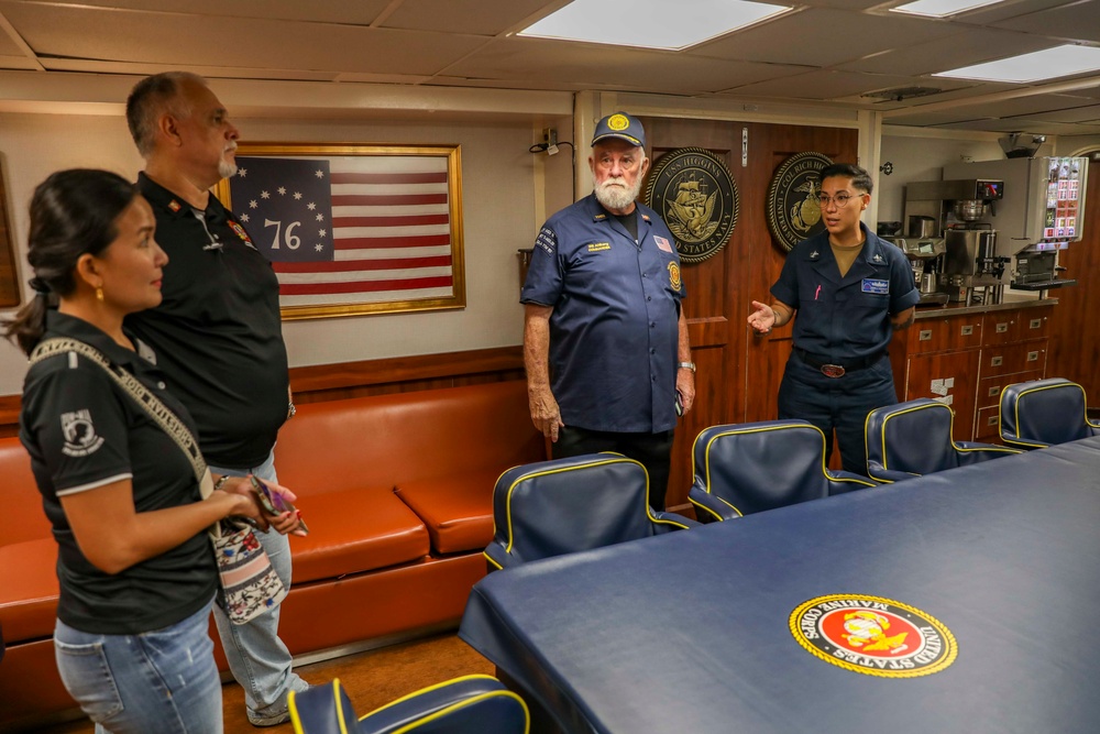 USS Higgins Facilitates Tour for VFW, American Legion During Thailand Port Visit