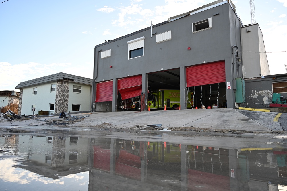 USACE coordinates Fort Myers Beach, Florida, disaster response activities with FEMA, state and local emergency management officials