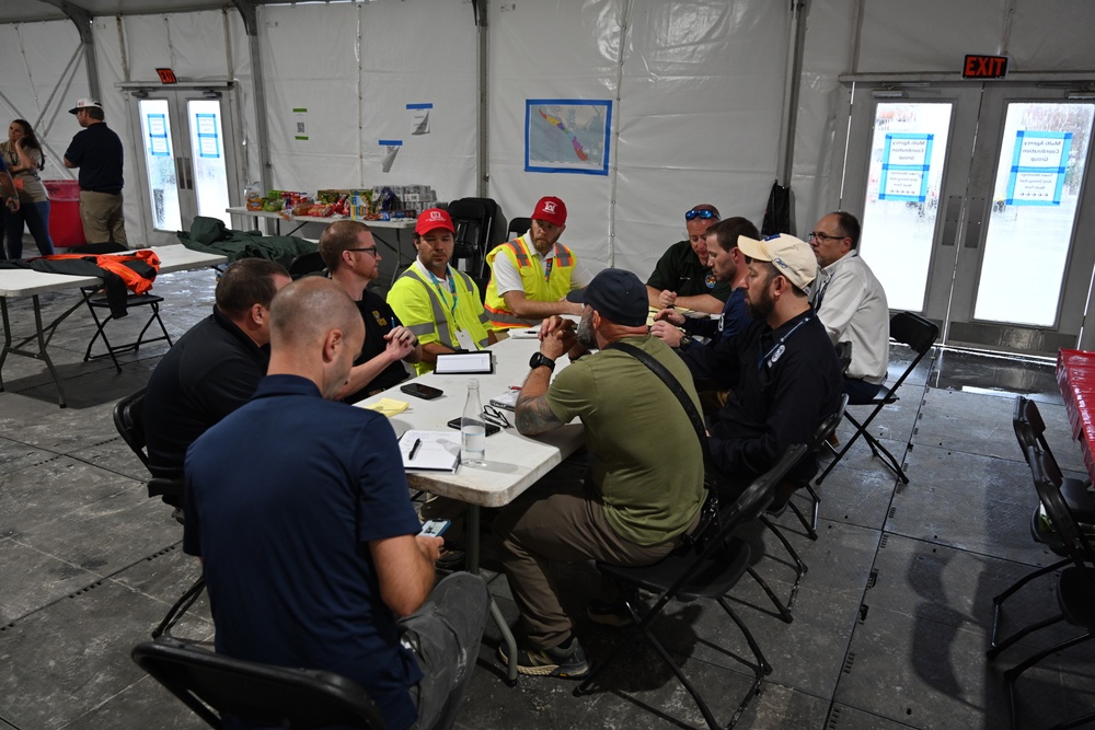 USACE coordinates Fort Myers Beach, Florida, disaster response activities with FEMA, state and local emergency management officials