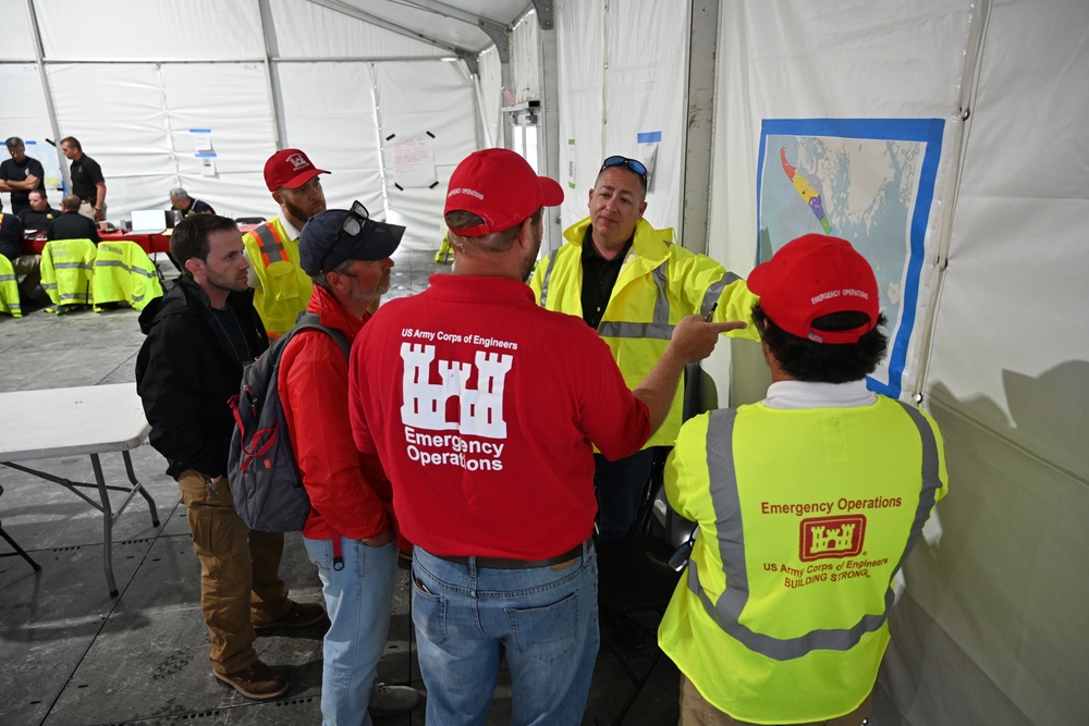 USACE coordinates Fort Myers Beach, Florida, disaster response activities with FEMA, state and local emergency management officials