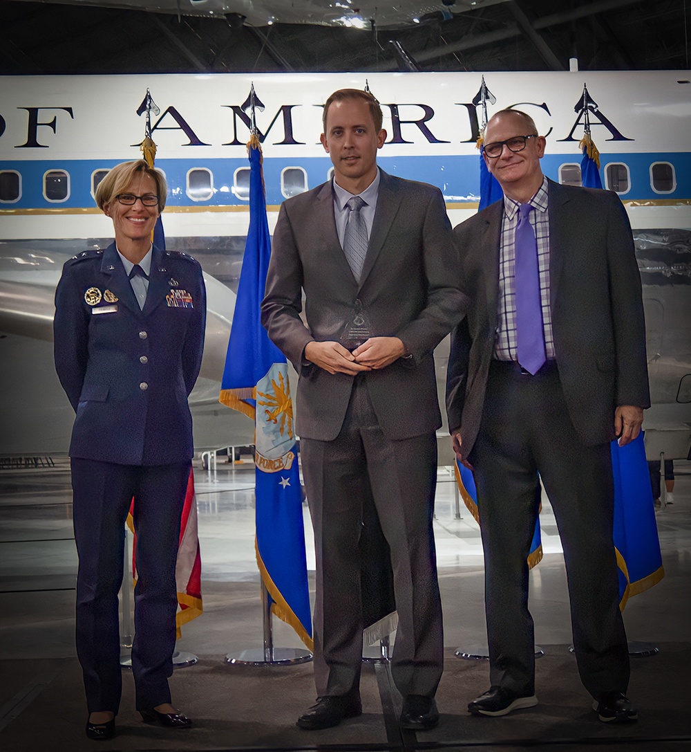 AFRL Fellows 2022 Honors ECA Award Winner Stuart Benton