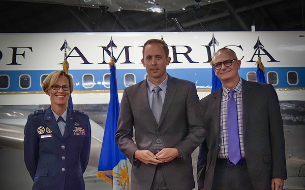 AFRL Fellows 2022 Honors ECA Award Winner Stuart Benton