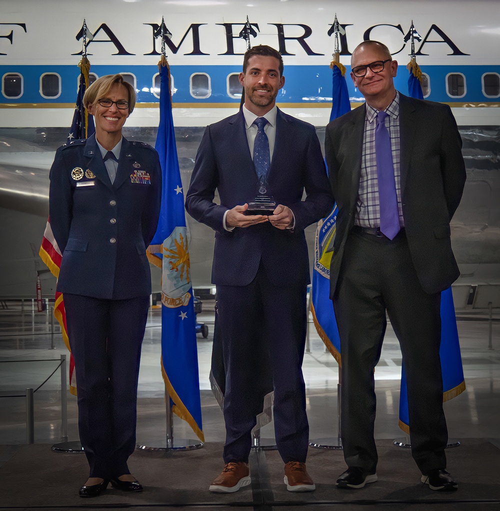 AFRL Fellows 2022 Honors ECA Award Winner Joel Bixler