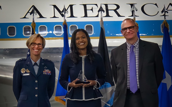 AFRL Fellows 2022 Honors ECA Award Winner Candice Hatcher