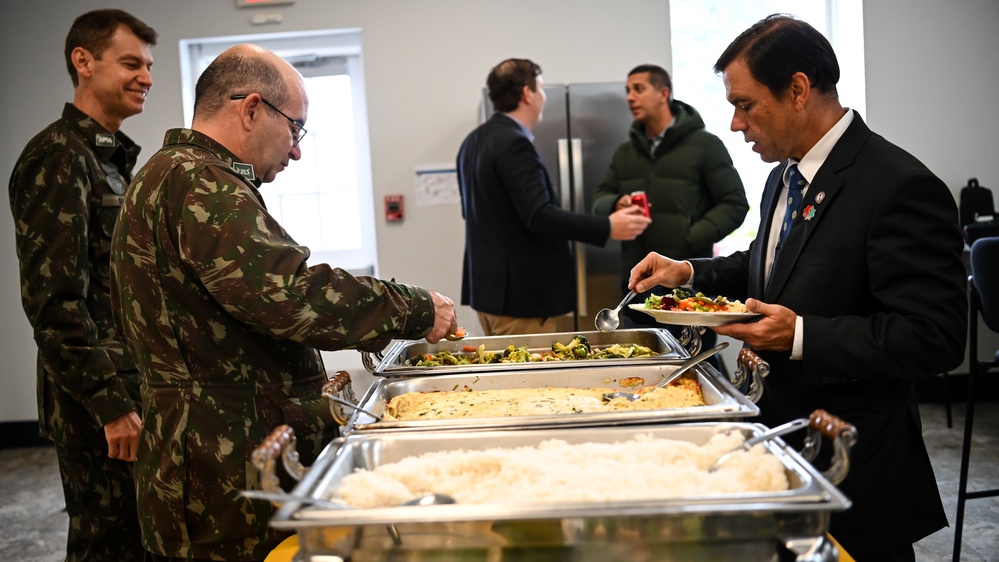 Brazilian Curso de Política, Estratégia e Alta Administração do Exército (CPEAEx) students visit IADC