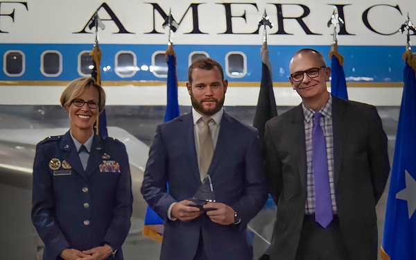 AFRL Fellows 2022 Honors ECA Award Winner Andrew Metcalf
