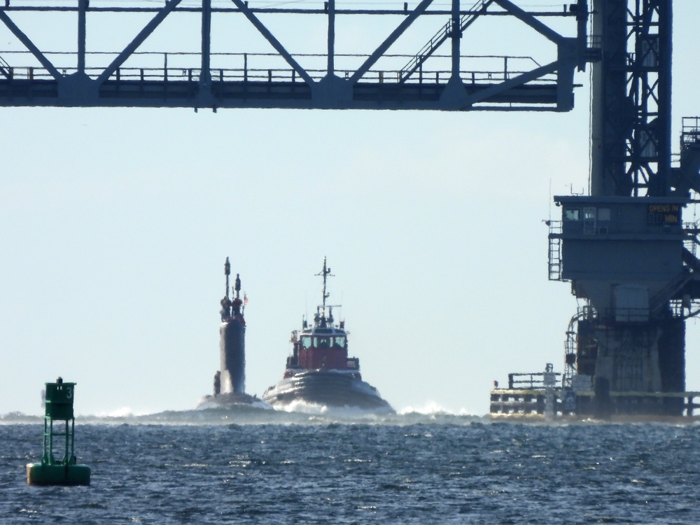 USS Oregon returns to Naval Submarine Base New London