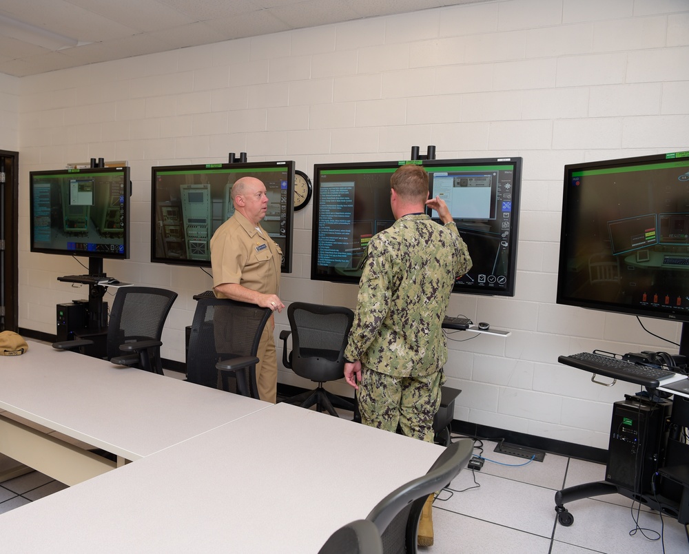 NIWDC Commander Visits CIWT to Discuss IW Training