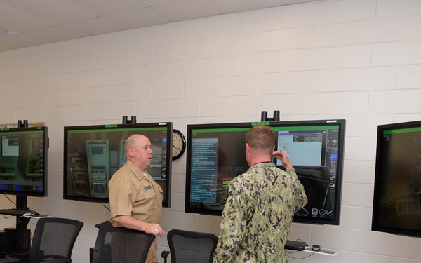 NIWDC Commander Visits CIWT to Discuss IW Training