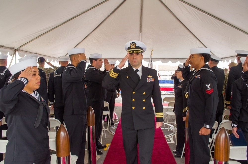 USS Fort Worth (LCS 3) Conducts Change of Command