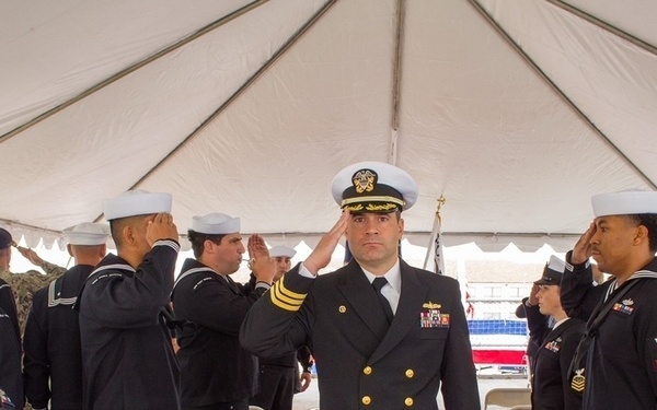 USS Fort Worth (LCS 3) Conducts Change of Command