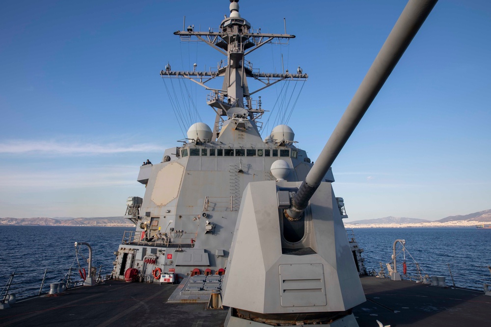 USS Farragut (DDG 99) Departs Piraeus, Greece