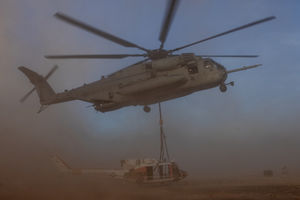 WTI 1-23: CH-53E External Lift