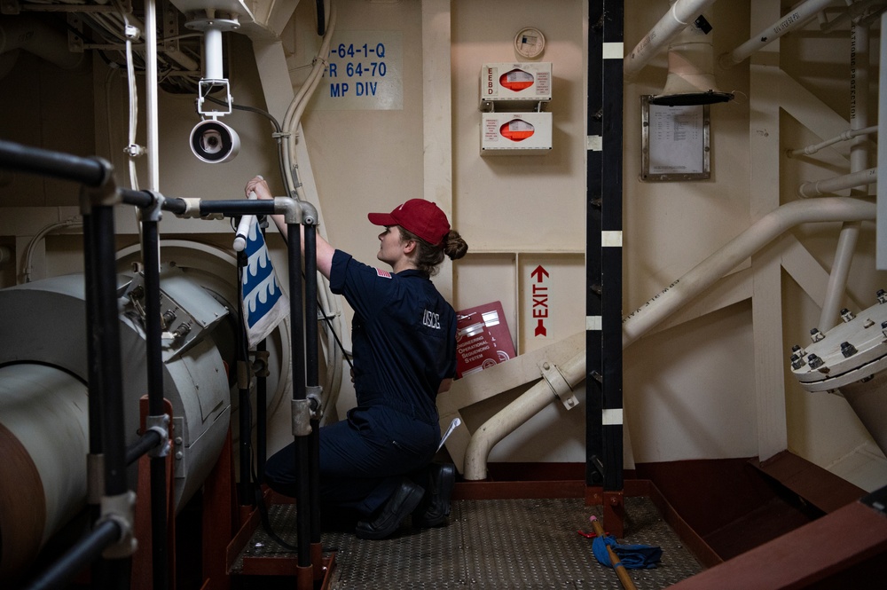 Coast Guard Cutter Hamilton conducts damage control exercises while underway in the Atlantic Ocean