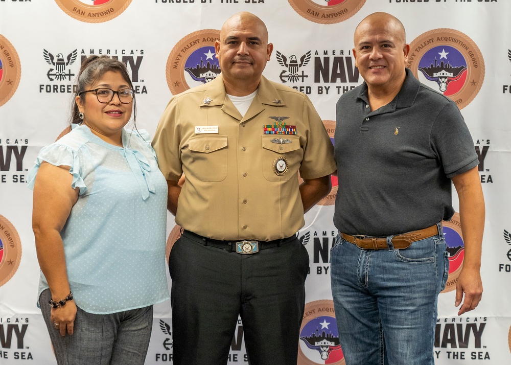 Navy Talent Acquisition Group San Antonio&amp;#xA;Meritoriously Advances Three Sailors