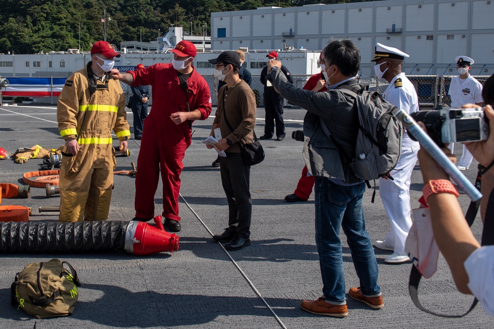 USS Blue Ridge Participates in Commander Fleet Activities Yokosuka’s Friendship Day Celebration