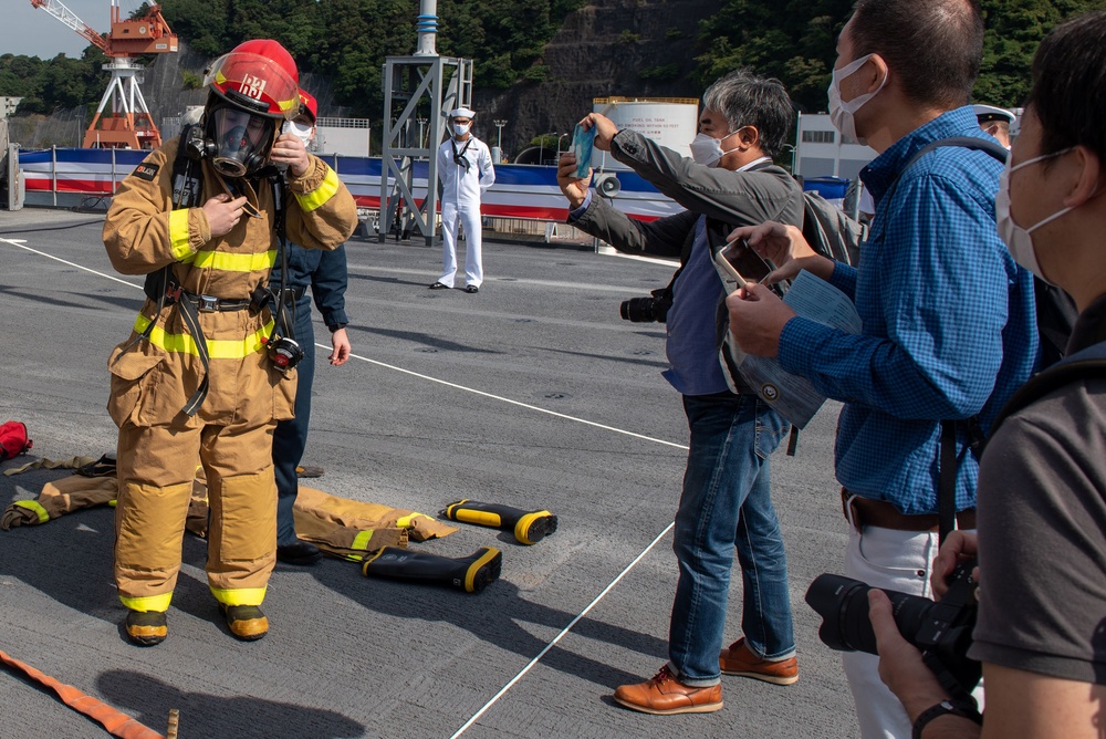USS Blue Ridge Participates in Commander Fleet Activities Yokosuka’s Friendship Day Celebration