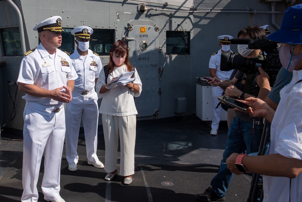 USS Blue Ridge Participates in Commander Fleet Activities Yokosuka’s Friendship Day Celebration
