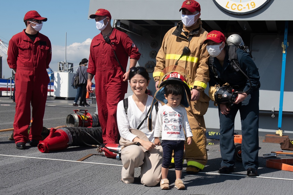 USS Blue Ridge Participates in Commander Fleet Activities Yokosuka’s Friendship Day Celebration