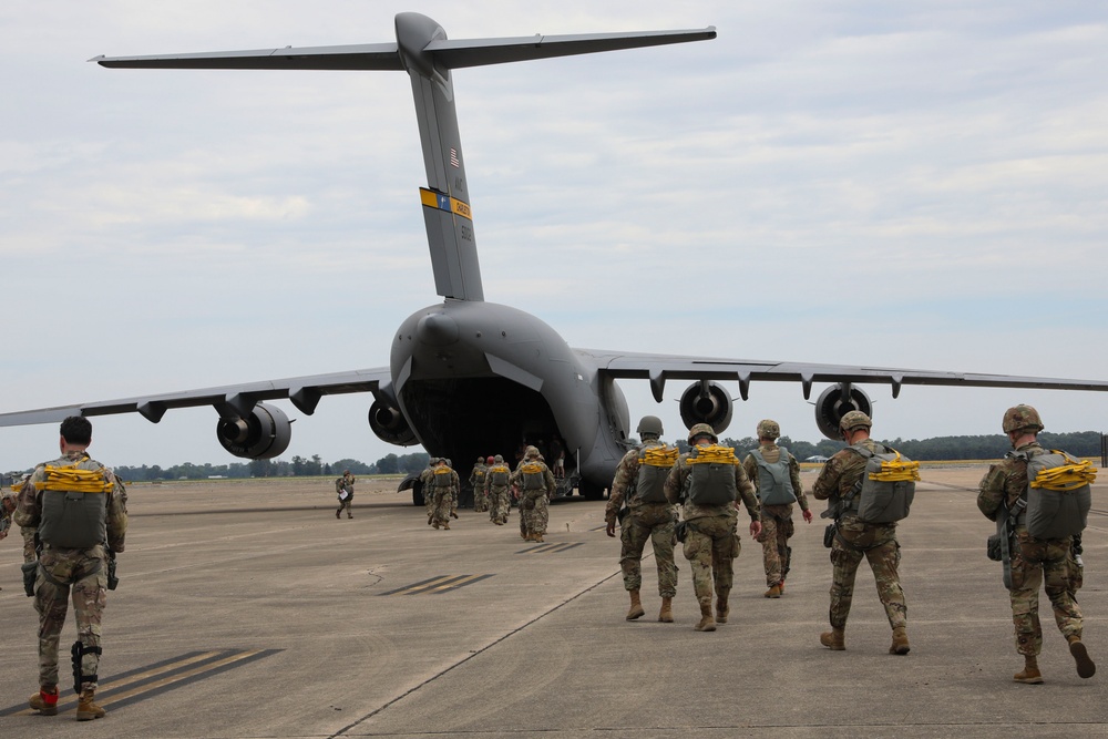 346th Tactical Psychological Operations Company Airborne Jump