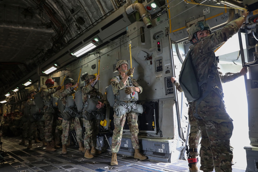 346th Tactical Psychological Operations Company Airborne Jump