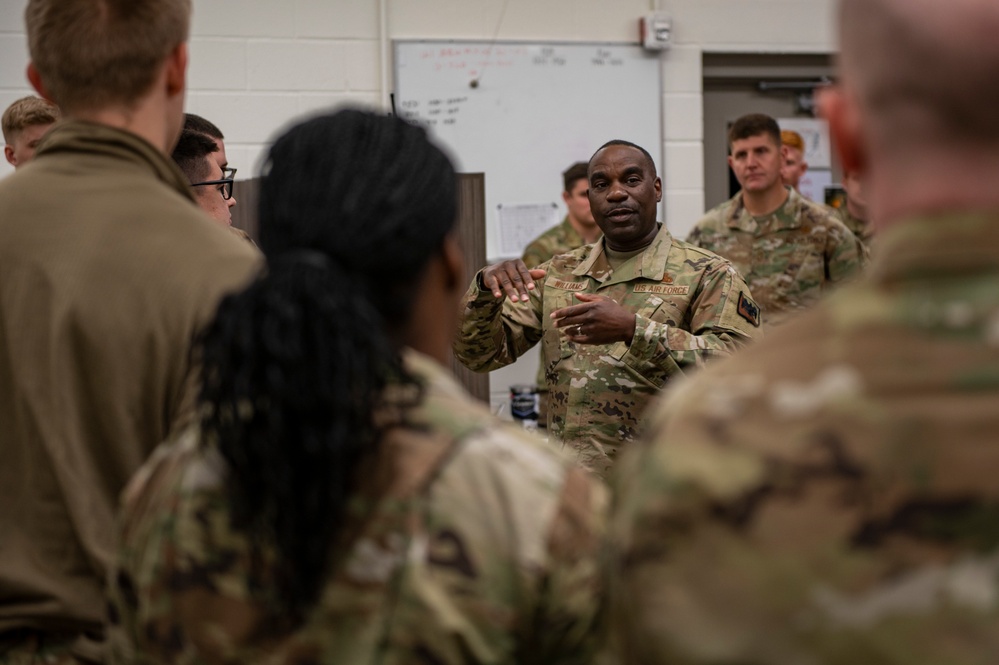 ANG Command Chief Williams visits 121st ARW