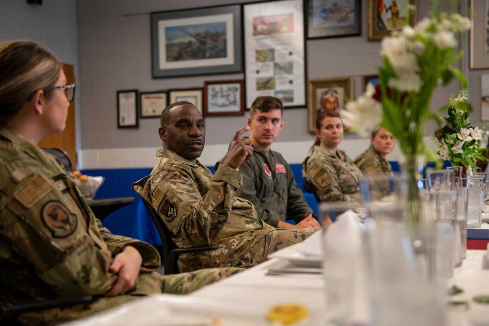 ANG Command Chief Williams visits 121st ARW