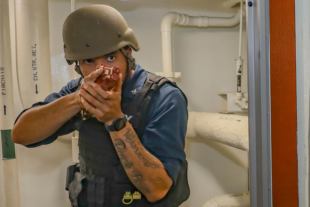 USS Higgins Conducts Anti-terrorism Drill