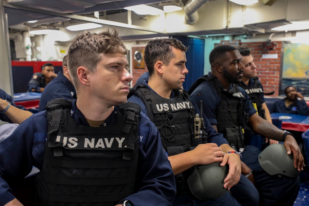 USS Higgins Conducts Anti-terrorism Drill
