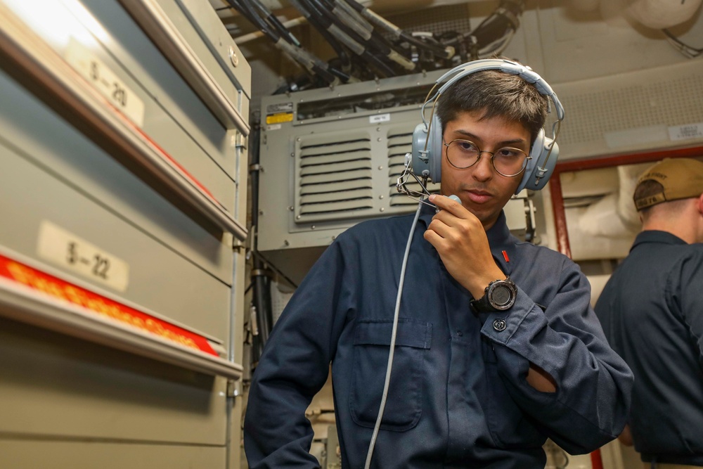 USS Higgins Conducts Damage Control Drill