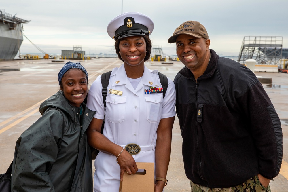 USS Arlington returns to Norfolk, Virginia after seven-month deployment