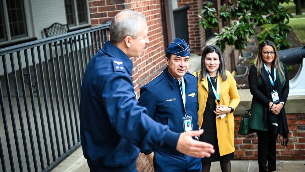 Honduraan CDN Visits the IADC