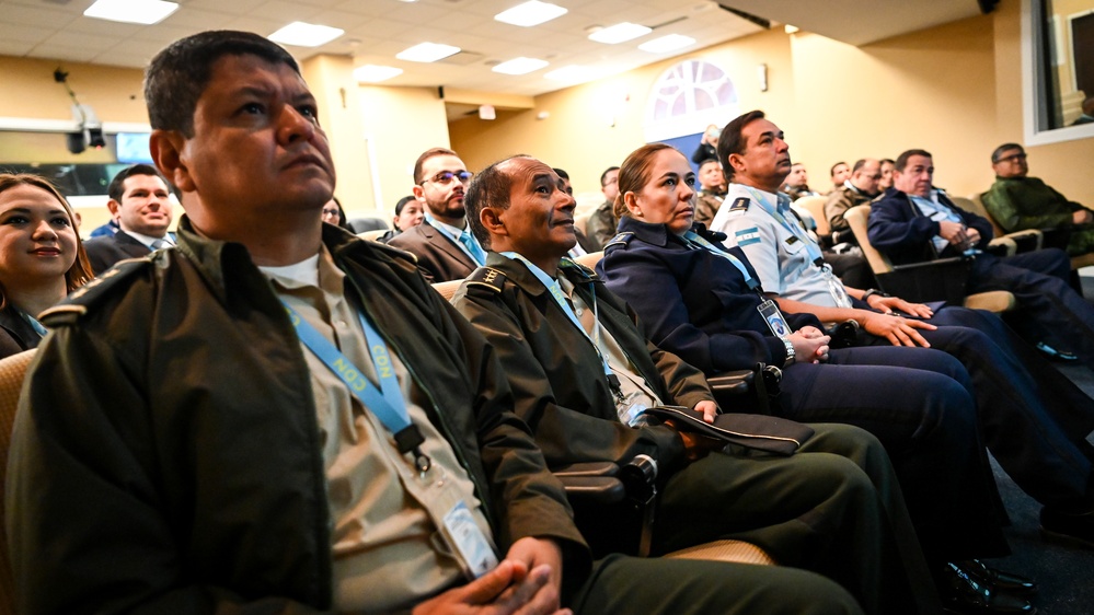 Honduraan CDN Visits the IADC