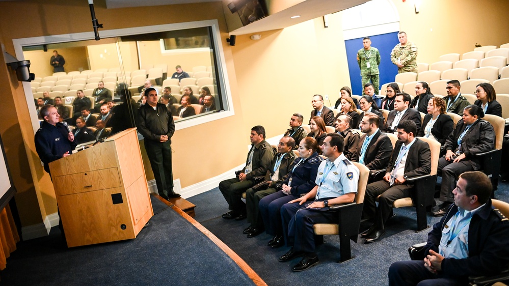 Honduraan CDN Visits the IADC