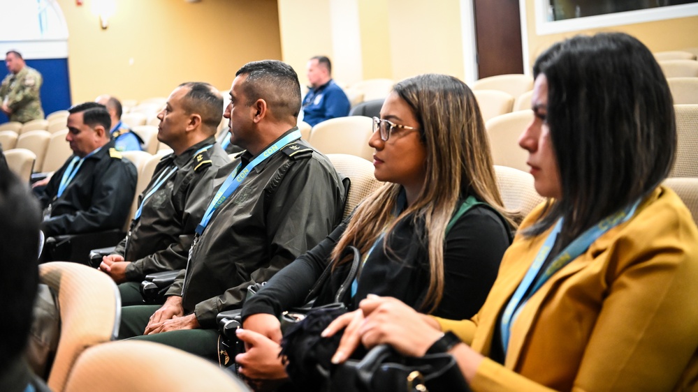 Honduraan CDN Visits the IADC