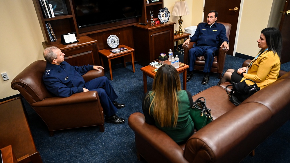 Honduraan CDN Visits the IADC