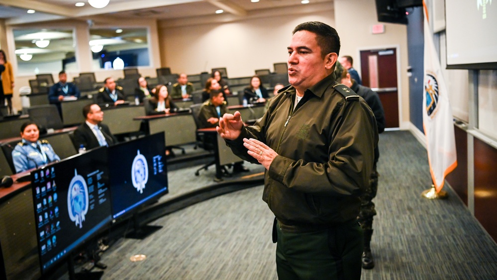 Honduraan CDN Visits the IADC