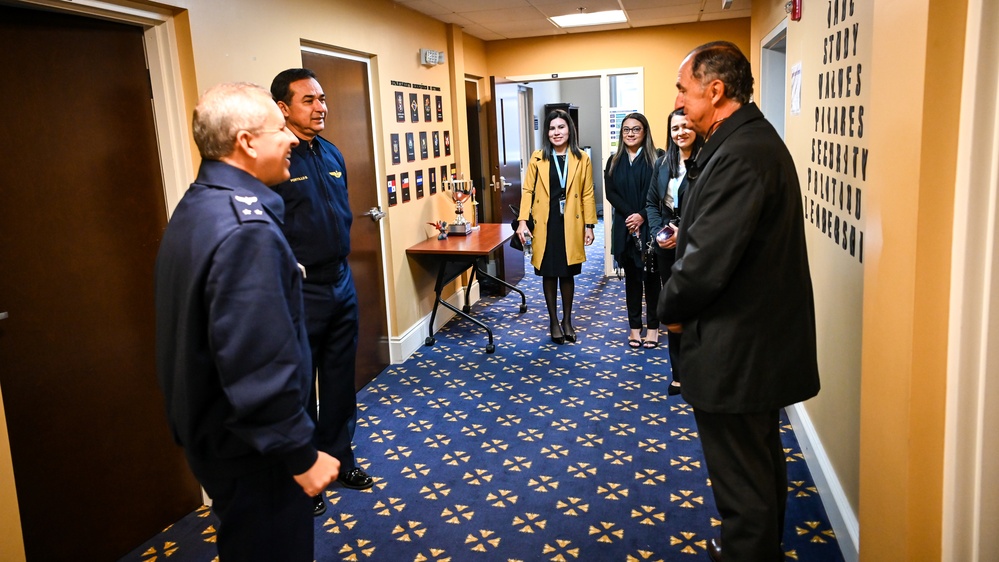 Honduraan CDN Visits the IADC