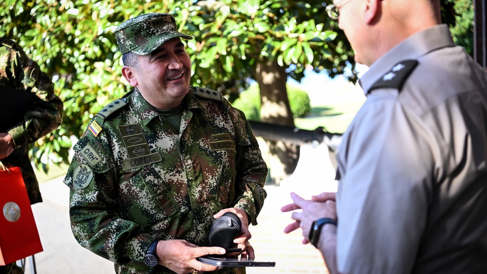 Colombian Defense Attache Visits the IADC